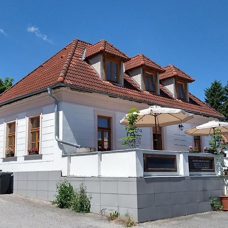 Apartmany Maly Mnich Mnisek pod Brdy Luaran gambar
