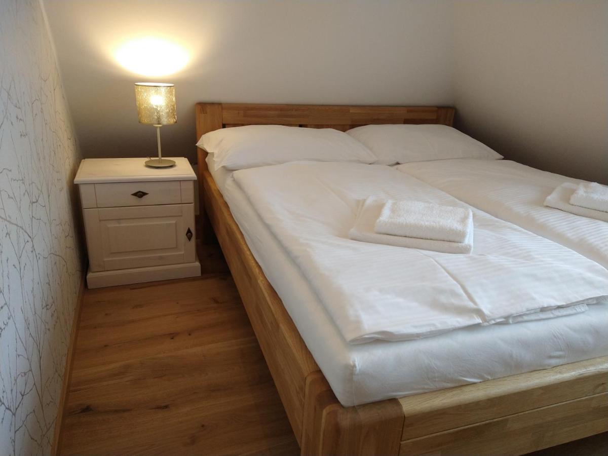 Apartmany Maly Mnich Mnisek pod Brdy Luaran gambar