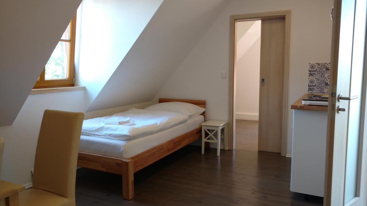 Apartmany Maly Mnich Mnisek pod Brdy Luaran gambar