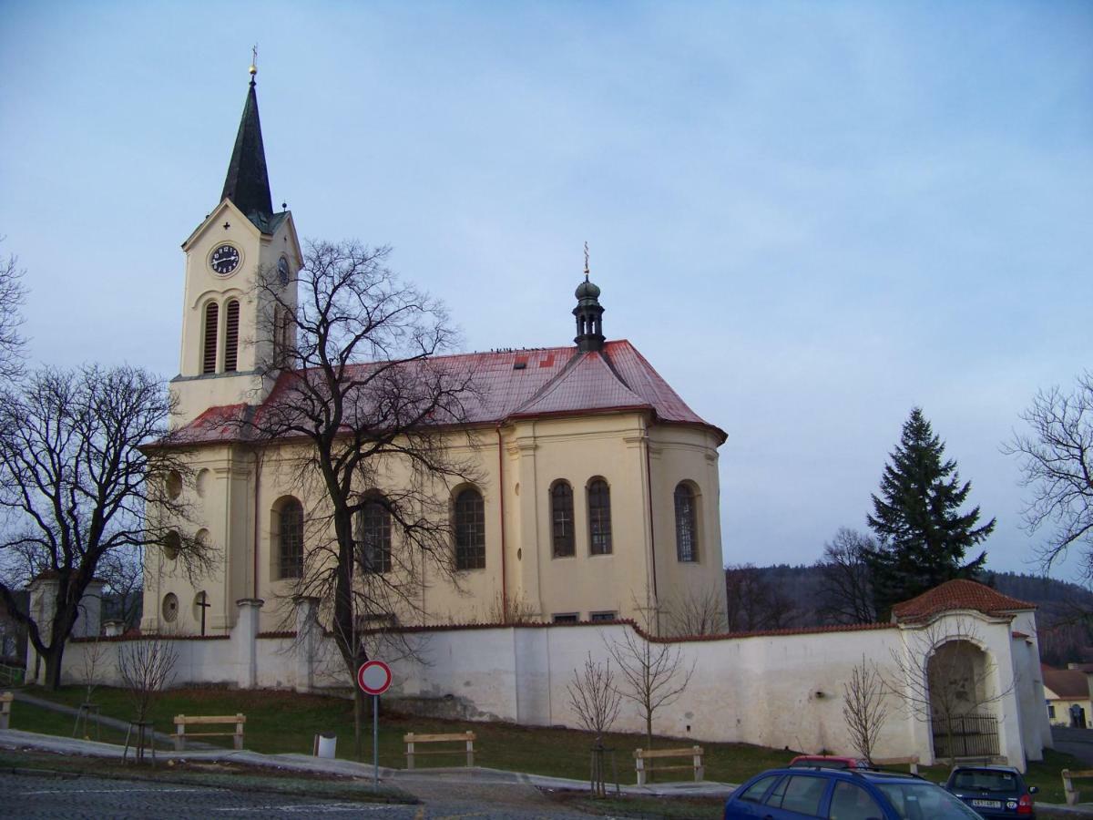 Apartmany Maly Mnich Mnisek pod Brdy Luaran gambar